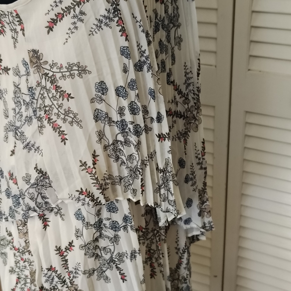 Cato Cream & Black Floral Asymmetrical Maxi Dress - Picture 12 of 14